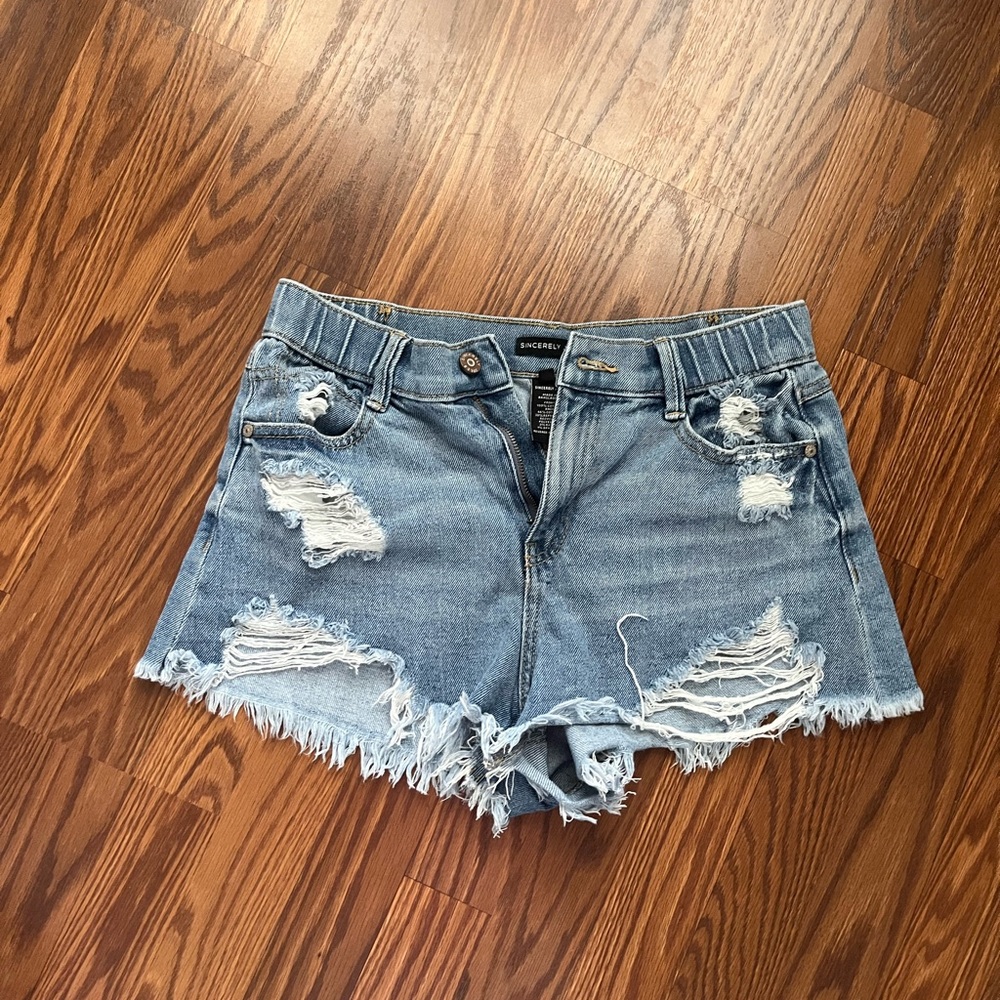 Denim shorts excellent condition new without tags size 3/26